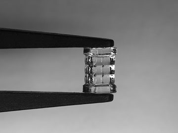 Blurred Tomography Prints Sharp Microlenses