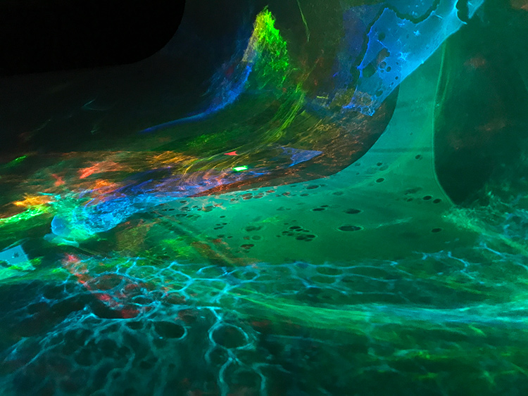 This photograph illustrates the combination of linear and nonlinear wave propagation in optics